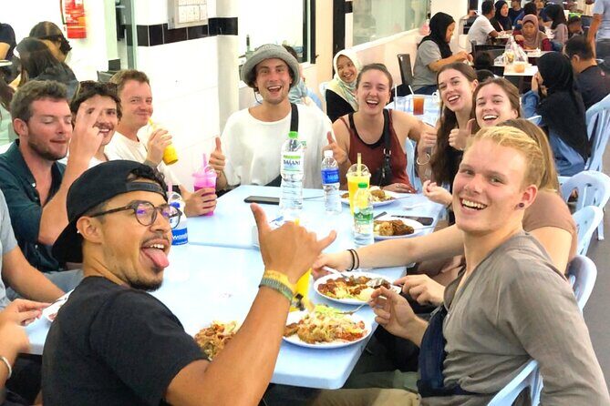 Authentic Malaysian Street Food Tour With 15+ Tastings Near KLCC - Entering the Right Neighborhood: Kampung Baru Sets the Tone