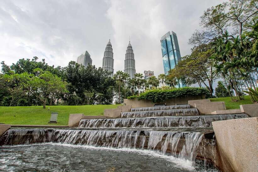 Best of Kuala Lumpur Tour with Twin Tower Entry - Golden Triangle Drives, KL Tower, and Chocolate Stops: The City’s Modern Mood