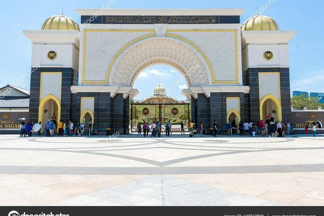 City Tour with Batu Cave and Fireflies Tour - Batu Caves and the afternoon KL circuit (Istana Negara to Merdeka Square)