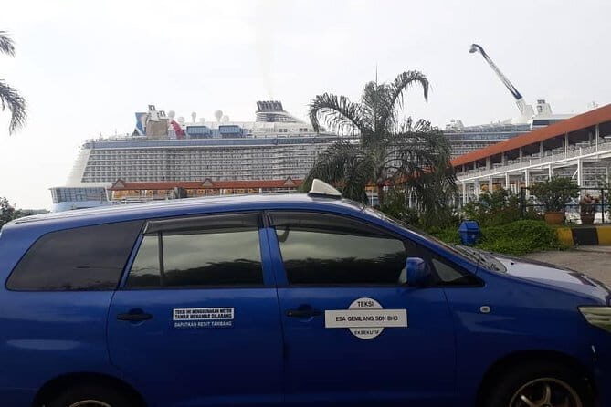 Day Trip from Port Klang Kuala Lumpur Famous Landmarks with Lunch - Colonial-era icons at Merdeka Square and Sultan Abdul Samad