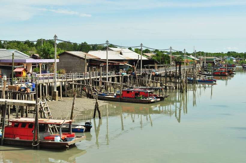 From Kuala Lumpur: Crab Island Tour with Seafood Lunch - Snacks and the seafood lunch set: what actually makes the meal worth your time