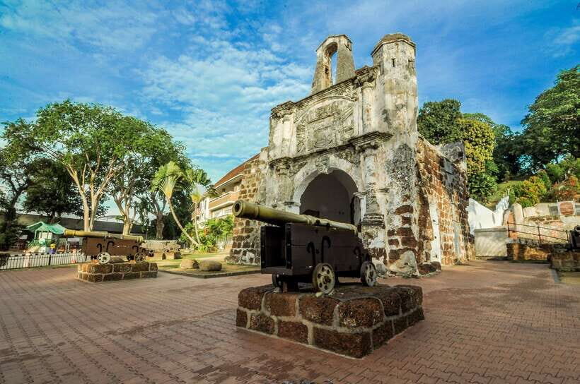 From Kuala Lumpur: Full-Day Historical Tour of Malacca - Cheng Hoon Teng: three traditions, one temple you can actually experience