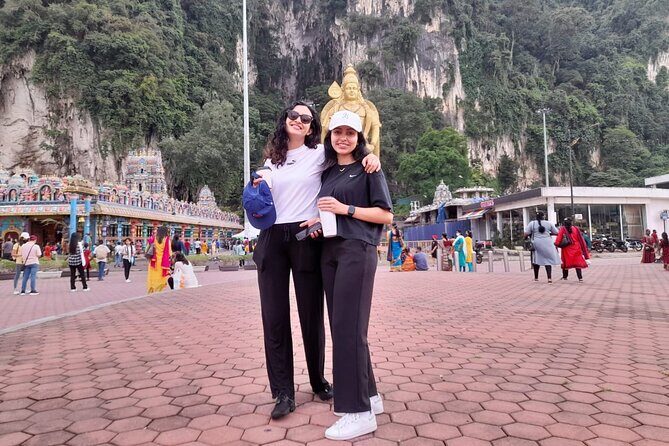 Full-Day Kuala Lumpur Sightseeing Tour - Skyline Time: Petronas Twin Towers and KLCC Park