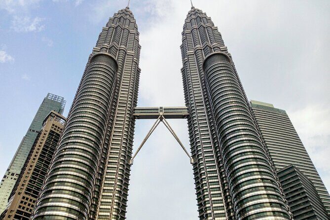 Kuala Lumpur Airport Transit Tour - Batu Caves and Batik Chong: where the day earns its wow-factor