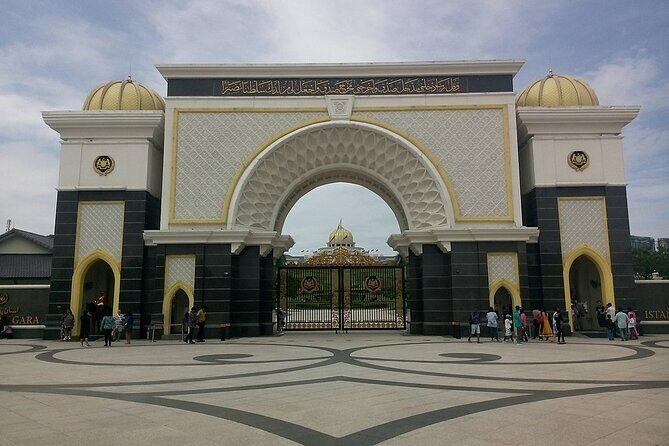 Kuala Lumpur City Tour Full Day 8 hours - National Landmarks Loop: Istana Negara, Merdeka Square, and Masjid Negara