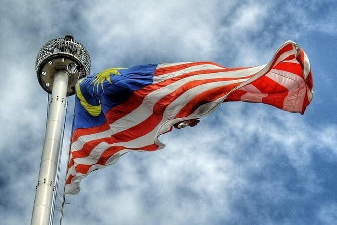 Kuala Lumpur City Tour with 21 Attraction (Private) - Jadi Batek Gallery: a real craft moment (not just a souvenir stop)