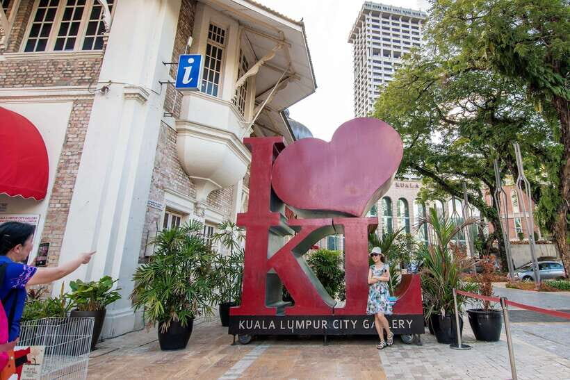 Kuala Lumpur City Tour with KL Tower Ticket - National Mosque and the old railway station: icons with different moods