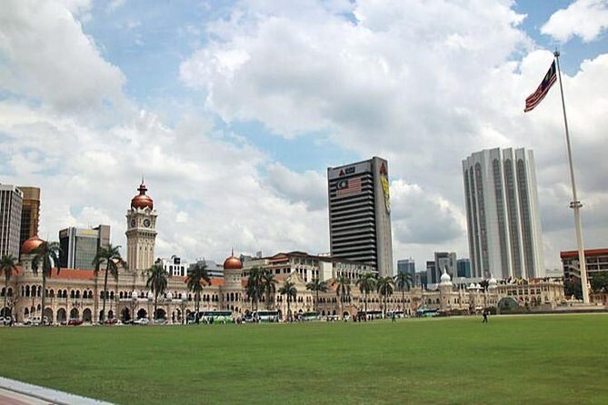 Kuala Lumpur Half-day City Tour - National Monument and Dataran Merdeka: independence and remembrance