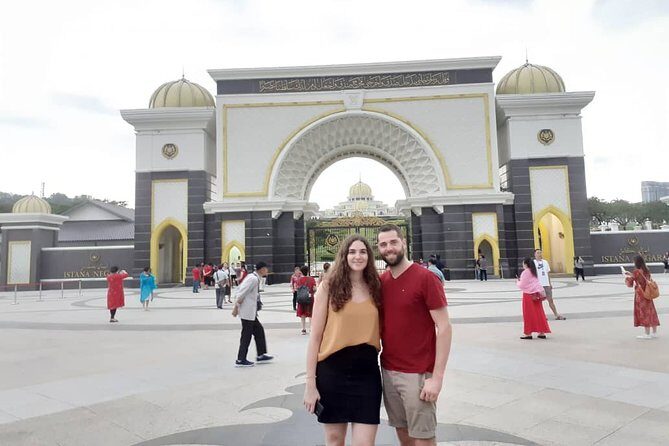 Kuala Lumpur Must-See Landmarks with Professional Tour Guide - Hotel pickup within 5 km of KLCC: how logistics can save your energy