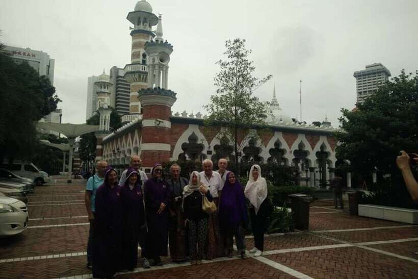 Kuala Lumpur: Private custom walking tour with a local guide - Key highlights at a glance