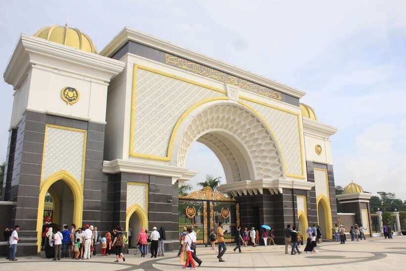 Kuala Lumpur: Private Half-Day City Tour - Istana Negara (King’s Palace): Royal Details You Can Actually Photograph