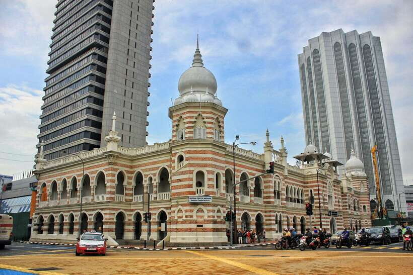Kuala Lumpur: Private Half-Day City Tour - National Mosque Grounds: Blue and Green Tile Work Up Close