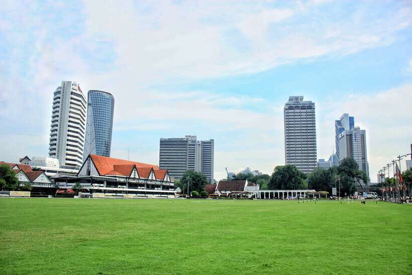 Kuala Lumpur: Private Half-Day City Tour - Tugu Negara Memorial: A Moment for Independence
