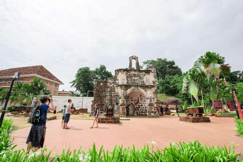 Kuala Lumpur: Private Malacca Night Tour w/Cruise & Trishaw - Getting from Kuala Lumpur: the 2pm pickup and why timing matters