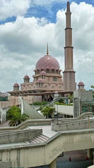 Kuala Lumpur: Putrajaya Tour with Hotel Pickup - Private Group, Multiple Languages, and Wheelchair Access