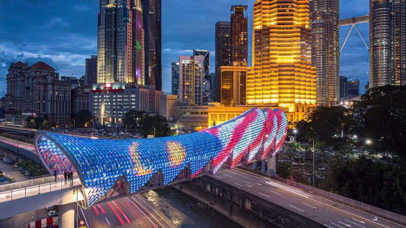 Kuala Lumpur: Sightseeing, Markets, and Food Night Tour - Istana Negara, Merdeka Square, and royal-to-independence photo time
