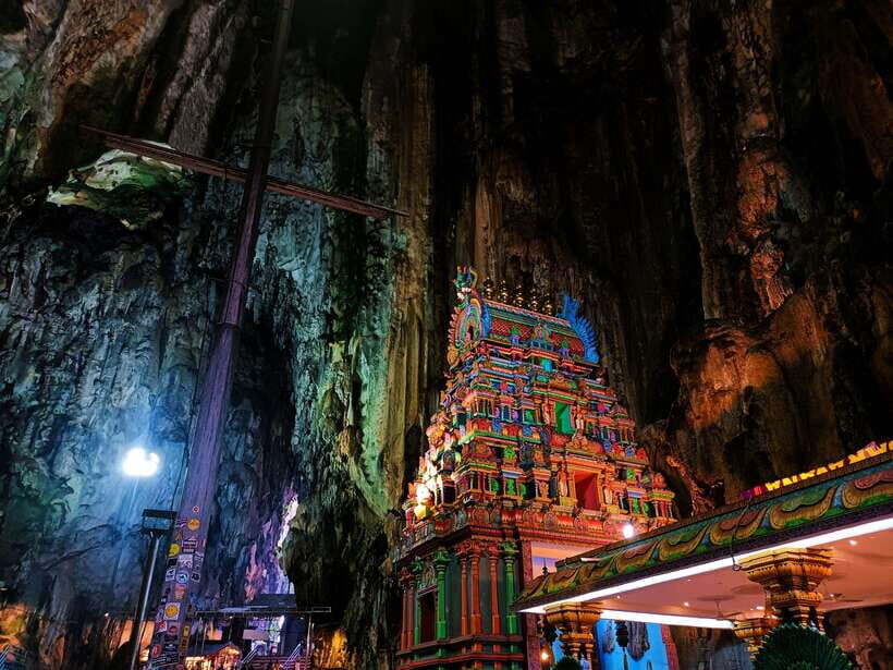 Kuala Lumpur: Temple & Shrine Private Half Day Tour - Buddhist Maha Vihara: Sri Lankan-Style Calm in the Middle of KL