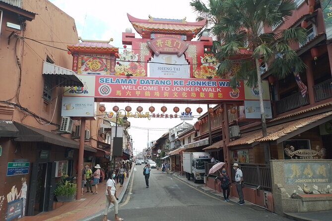 MALACCA DAY TRIP (Price based per Car) - Stop for first impressions: Malacca Heritage Center and the orientation effect