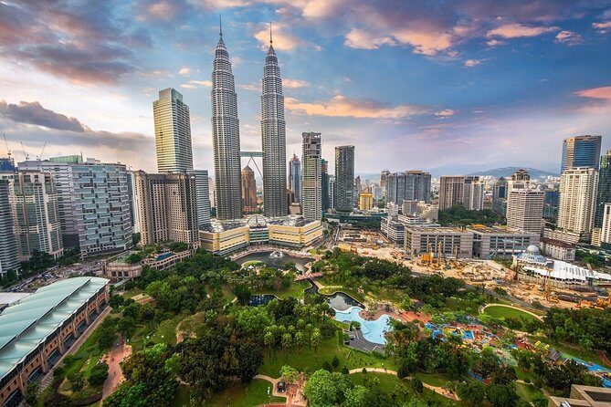 MALAYSIAN CULTURE, TRADITION and NATURE TOUR (All in One Day) - Sri Maha Mariamman Temple: colorful Hindu art, fast entry
