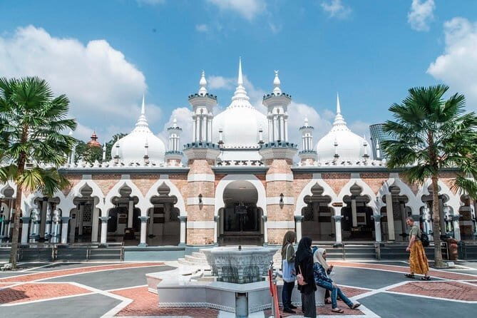 Melaka Full-Day Trip From Kuala Lumpur - A Famosa’s Porta de Santiago: The Tiny Gate Everyone Photographs