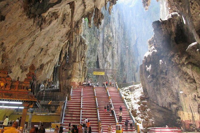 Private Batu Caves, National Mosque & Religious Tour with Lunch - Banana leaf lunch: one included meal that keeps the day smooth