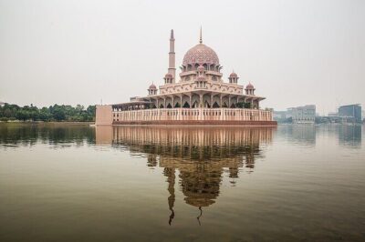Putrajaya City Tour from Kuala Lumpur - Seri Wawasan Bridge: the sailing-ship cable bridge