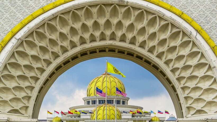 The Great Kuala Lumpur Tour with KL Tower Ticket & Lunch - Batu Caves: The 140-Foot Murugan Statue and the 272-Step Payoff