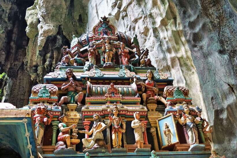 The Great Kuala Lumpur Tour with KL Tower Ticket & Lunch - Thean Hou Chinese Temple and Chinatown Finale